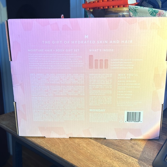 Monday hair and body set nib - Picture 3 of 4